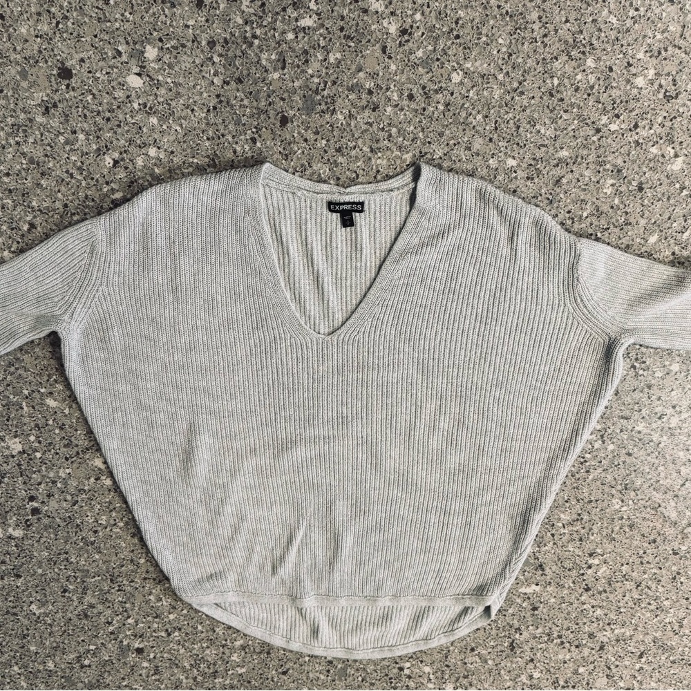 Express Women's Oversized Light Grey Sweater - Size S ⭐